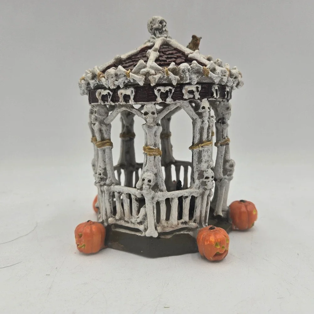 Halloween Gazebo Skull Skeleton Figurine Black Cat Pumpkin Decor